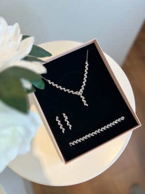 UltraMint Parlak Zirkon Taşlı 3'lü Takı Seti, Şıklık ve Zarafet Hediye