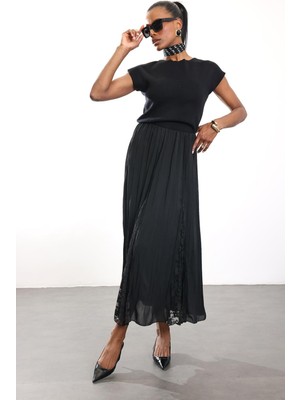 5in1Canpolat Siyah Dantel Detaylı Piliseli Etek 3371