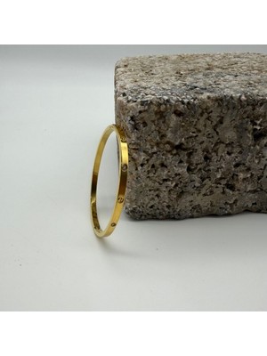 Mare Accessories Taş Detaylı Ince Gold Çelik Kelepçe (Cartier) Bileklik
