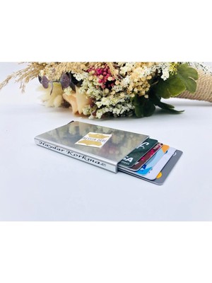 UltraMint Kişiye Özel Metal Mekanizmalı Unisex Kartlık, Şık ve Pratik Tasarım