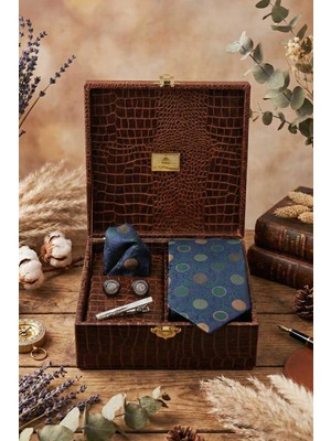 Kravatkolik Kahverengi Erkek Hediye Kutusu - Mendilli Kravat Kol Düğmesi Kravat Iğnesi KMK111