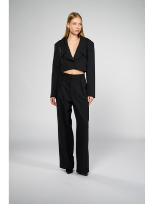 Thalure Kadın Siyah Geniş Yaka Crop Blazer