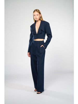 Thalure Kadın Lacivert Geniş Yaka Crop Blazer