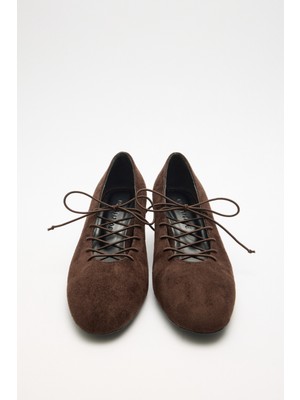 Lutvelizade Topuklu 2605 - Bağcık Detaylı Kısa Topuklu Acı Kahve Süet Kadın Topuklu