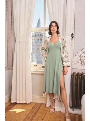 MiraLive Çiçek ve Yaprak Desenli Dantelli ve Dekolteli Sabahlık Takımı