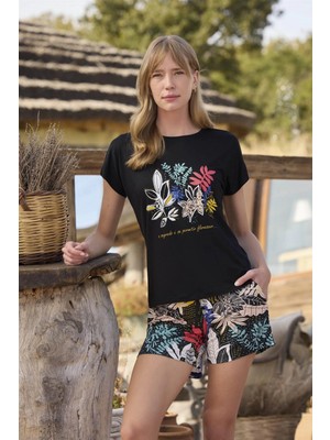 MiraLive Yaprak Desenli ve Baskılı "o Segredo E Se Permitir Florescer" Şort Takımı