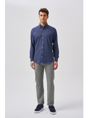 Bisse Bisse Studio Erkek Regular Fit Uzun Kollu Cepsiz Gömlek Lacivert BSGMCZG25560_C39