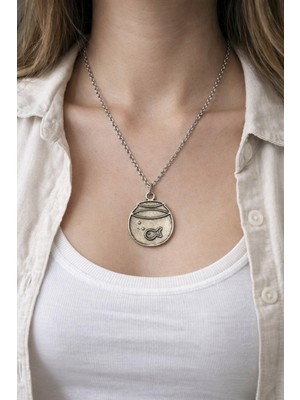 Herşey Nota Balık Fanusu Figürlü Metal Kolye – 60 cm Zincirli