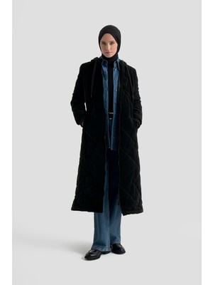 Armine Trend Boydan Fermuarlı Cepli Kapüşonlu Kapitone Mont Siyah 25KT703