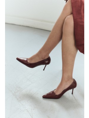 Lutvelizade Topuklu 2602 - Deri Görünümlü Sivri Burun Stiletto Bordo Kadın Topuklu