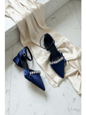 Divolya Dunka Lacivert Saten Taşlı Fiyonklu (4 cm Topuklu ) Sivri Burun Topuklu Ayakkabı