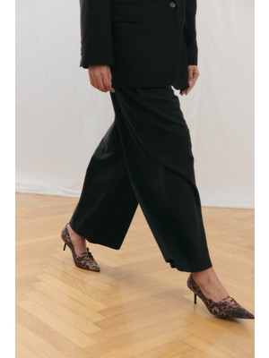 Lutvelizade Topuklu 2604 - Sivri Burun Kurdele Detaylı Leopar Kadın Topuklu