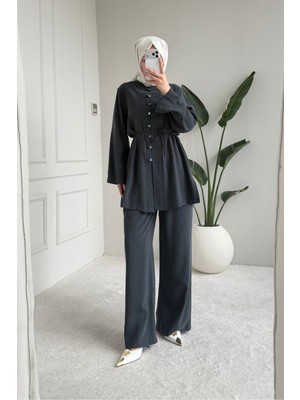 Tesettür Diyarı Kadın Tansel Kumaş Önden Düğmeli Tesettür Takım- Antrasit