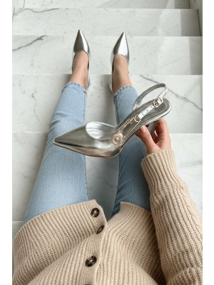 Divolya Verso Gümüş Yanı Pencereli (9 cm Topuk Boyu ) Sivri Burun Topuklu Ayakkabı