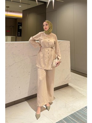 Tesettür Diyarı Kadın Tansel Kumaş Önden Düğmeli Tesettür Takım-Bej