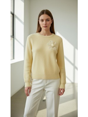 Aymiss Moda,angora Iplik, Önü Çiçek Aplikeli Kazak