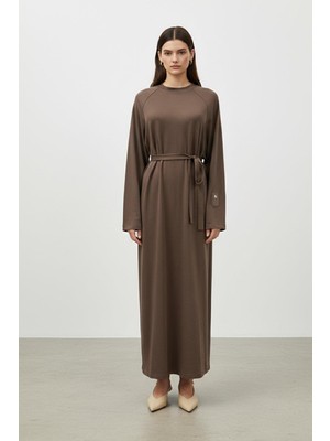Puane Kadın Uzun Kollu Belden Kuşaklı Rahat Kesim Uzun Elbise