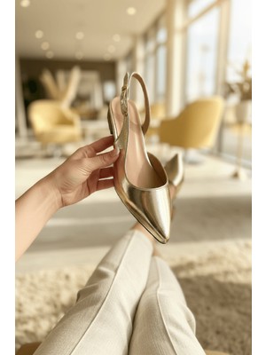 Divolya Metua Gold Yanı Tıkalı ( 2 cm Topuklu ) Sivri Burun Ayakkabı