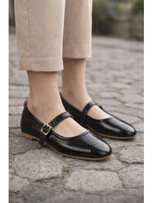 ModaOnn  Kadın Gold Tokalı Kemerli Babet