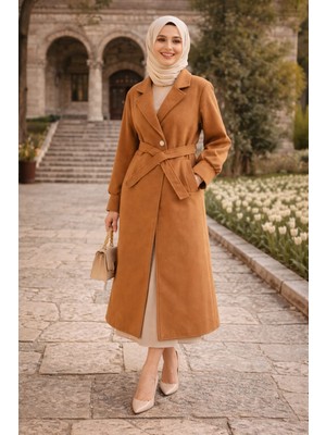 Moda Kadın Camel Kuşaklı Uzun Kaban – Hakim Yaka, Cepli, Kışlık Şık Tesettür Mont