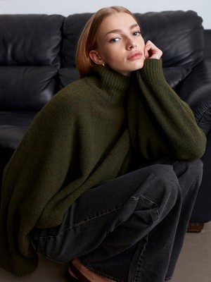 Dilvin 10817 Yün Karışımlı Yarasa Kol Kazak-Haki M.