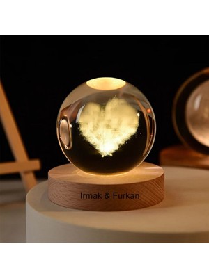 PremiumPort Kişiye Özel Büyük Boy Işıklı Ahşap Kalp Temalı Cam Küre 8cm