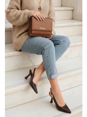 Divolya Voli Kahverengi Kırışık Rugan Yanı Tokalı (8 Cm) Sivri Burun Topuklu Ayakkabı