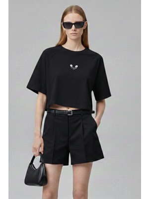 Softandbasic Kadın Nakışlı Regular %100 Organik Pamuk Yuvarlak Yaka Kısa Crop T-Shirt