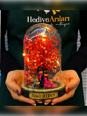 PremiumPort Kişiye Özel LED Işıklı Fanus, Kurutulmuş Çiçek ve Sevgili Biblolu