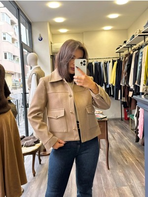 Içi Astarlı Düğmeli Kısa Kaban - Vizon