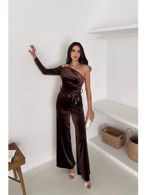 Neşeli Butik Kadın Kahverengi Kuşaklı Tek Omuz Kadife Kumaş Tulum NBK068