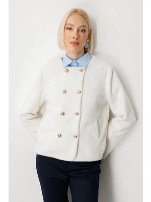 Ekol Kadın Peluş Kumaşlı Düğmeli Ekru Ceket 05103