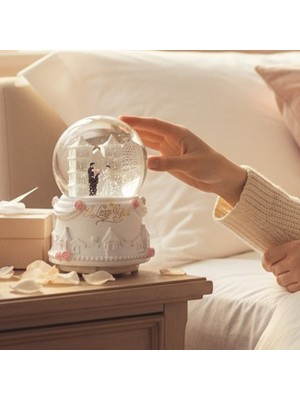 PremiumPort Gelin Damat Temalı Büyük Boy Püskürtmeli Müzikli Işıklı Kar Küresi