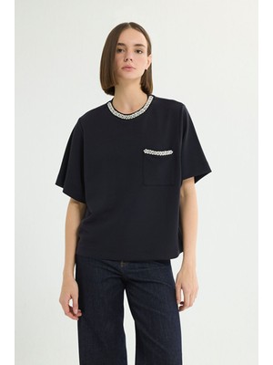 Love My Body Cepleri ve  Yakası Taşlı Tişört Lacivert 175L9677000