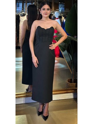 Abiyeniall Siyah Straplez Yaka Yırtmaçlı Düz Kesim Krep Midi Abiye Elbise 11169-02