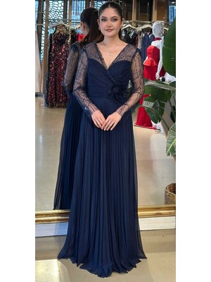 Abiyeniall Lacivert V Yaka Uzun Kollu Çiçek Detaylı Kloş Etekli  Şifon Uzun Abiye Elbise 11150-02