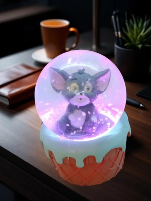 PremiumPort Işıklandırmalı 9X8CM Tom Figürlü Dekoratif Kar Küresi