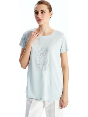 Lc Waikiki Yeni Sezon Bisiklet Yaka Nakışlı Kadın Tişört