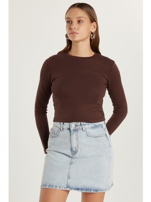 Tudors Kadın Slim Fit Dar Kesim Bisiklet Yaka Kahverengi Bluz