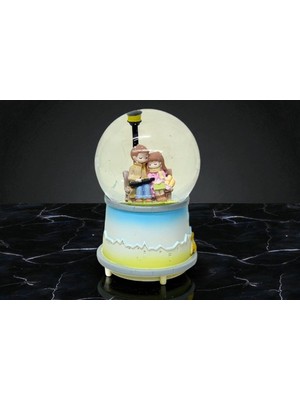 PremiumPort Romantik Çift Temalı Işıklı Müzikli Kar Küresi, Sevgililere Özel