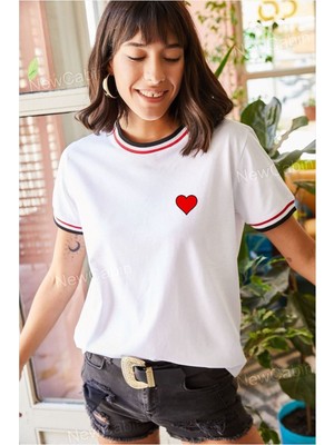 Risil-Nu Company Yeni Sezon Unisex Kol ve Yaka Şerit Detaylı Rahat Kesim Kalp Baskılı Beyaz T-Shirt