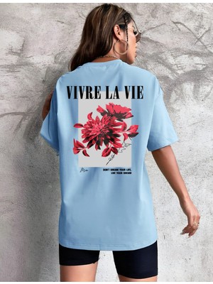 Risil-Nu Company Yeni Sezon Oversize "vivre La Vie" Baskılı Pamuklu Penye Kumaş Bebe Mavisi Tişört