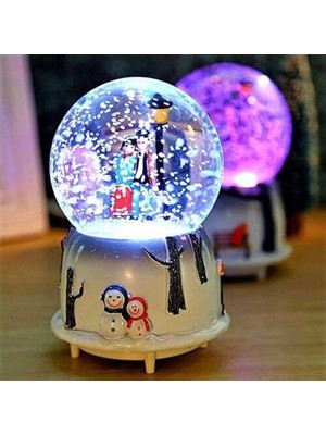 PremiumPort Sokak Lambası Altında Buluşan Çiftler Işıklı ve Müzikli Kar Küresi