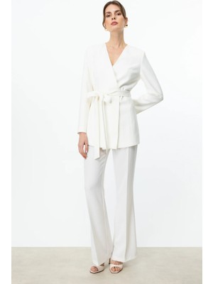 Ekol Düğmeli Bel Kuşaklı Ekru Kadın Ceket 04232