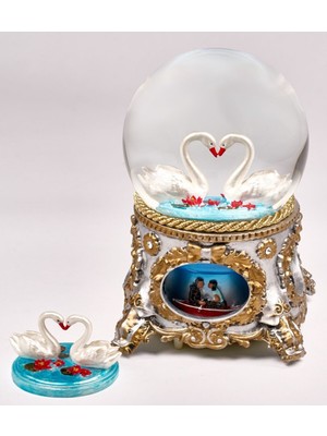 PremiumPort El Boyamalı Büyük Kar Küresi, Müzikli ve Kendinden Üflemeli Kuğu