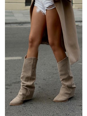 BeBeQ Naomi Bej Nubuk Dökümlü Kadın Çizme