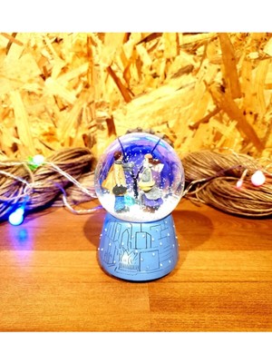 PremiumPort Kış Masalı Renk Değişen Işıklı Müzikli Kar Küresi Hediye