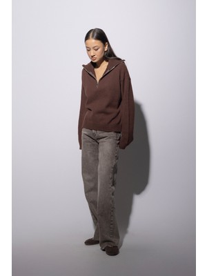 Nisan Triko Yakası Fermuarlı Triko Kazak