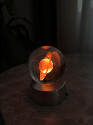 PremiumPort Şık 3 Boyutlu Cam Küre ile Dekorasyonunuza Zarif Bir Dokunuş