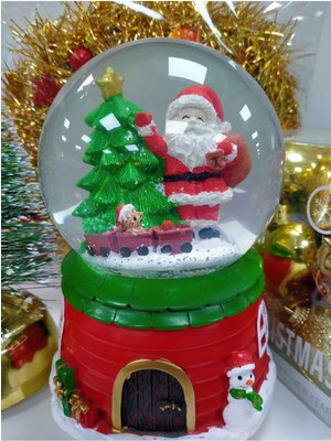 PremiumPort Yılbaşı Temalı Işıklı Müzikli Kar Küresi, Eğlence ve Sıcaklık Hissini Artırır